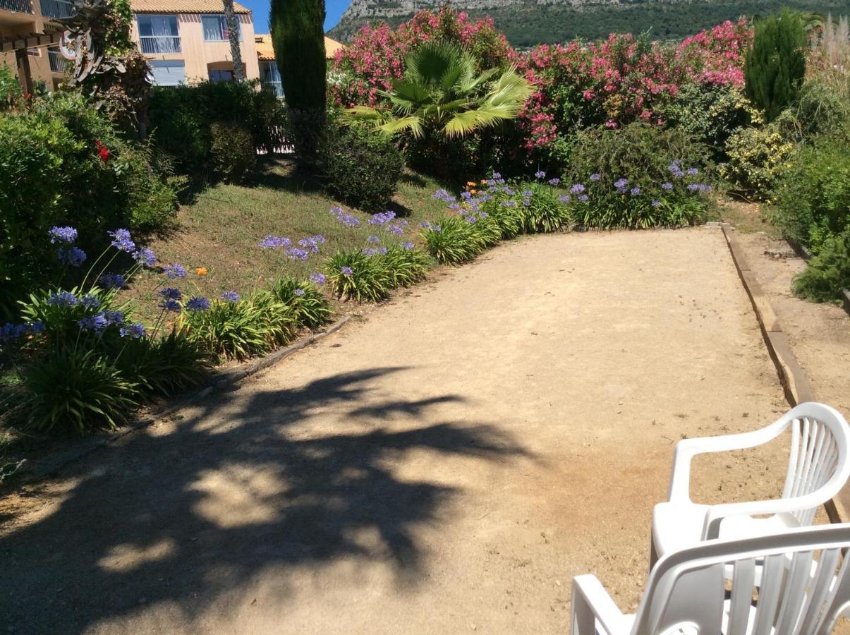Au Calme Dans Hameau Fleuri Joli Studio 3 Pers Piscine Parking Wi-Fi 旺斯 外观 照片
